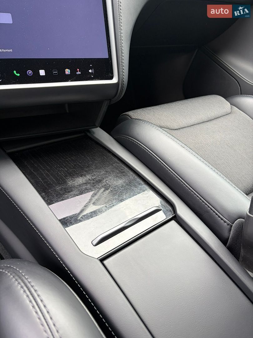Tesla Model S 2018 VIN 5YJSA1E2XJF260074 фото оголошення 29 з 31