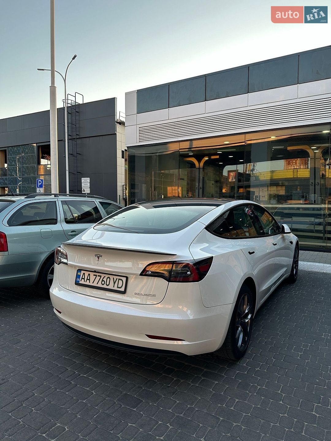 Tesla Model 3 2023 VIN 5YJ3E1EC1PF603879 фото оголошення 6 з 7
