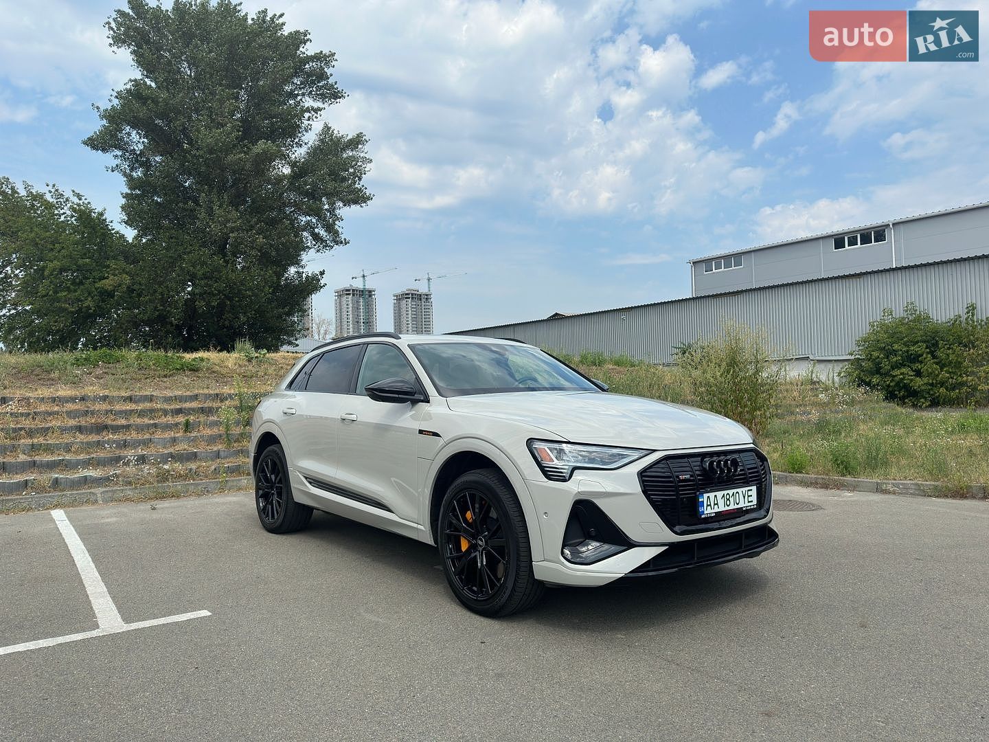 Audi e-tron 2021 VIN WA1VABGE8NB009289 фото оголошення 2 з 73