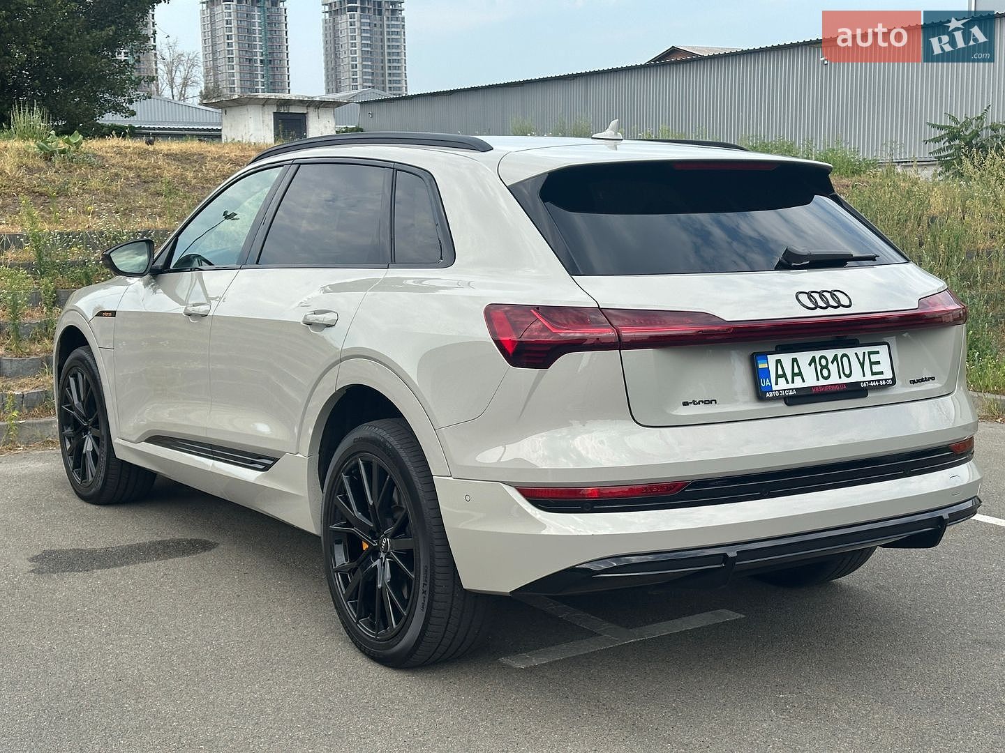 Audi e-tron 2021 VIN WA1VABGE8NB009289 фото оголошення 10 з 73