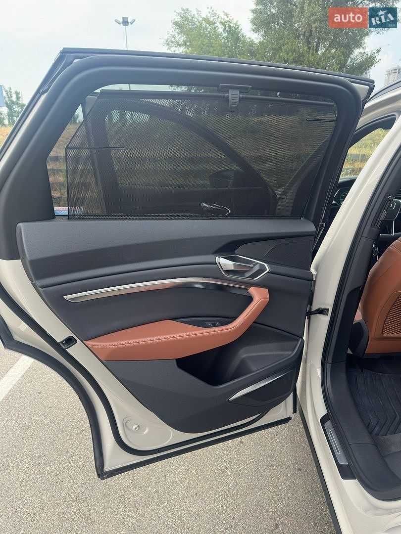 Audi e-tron 2021 VIN WA1VABGE8NB009289 фото оголошення 30 з 73