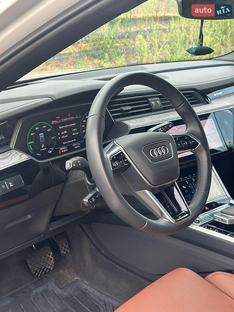 Audi e-tron 2021 VIN WA1VABGE8NB009289 фото оголошення 32 з 73