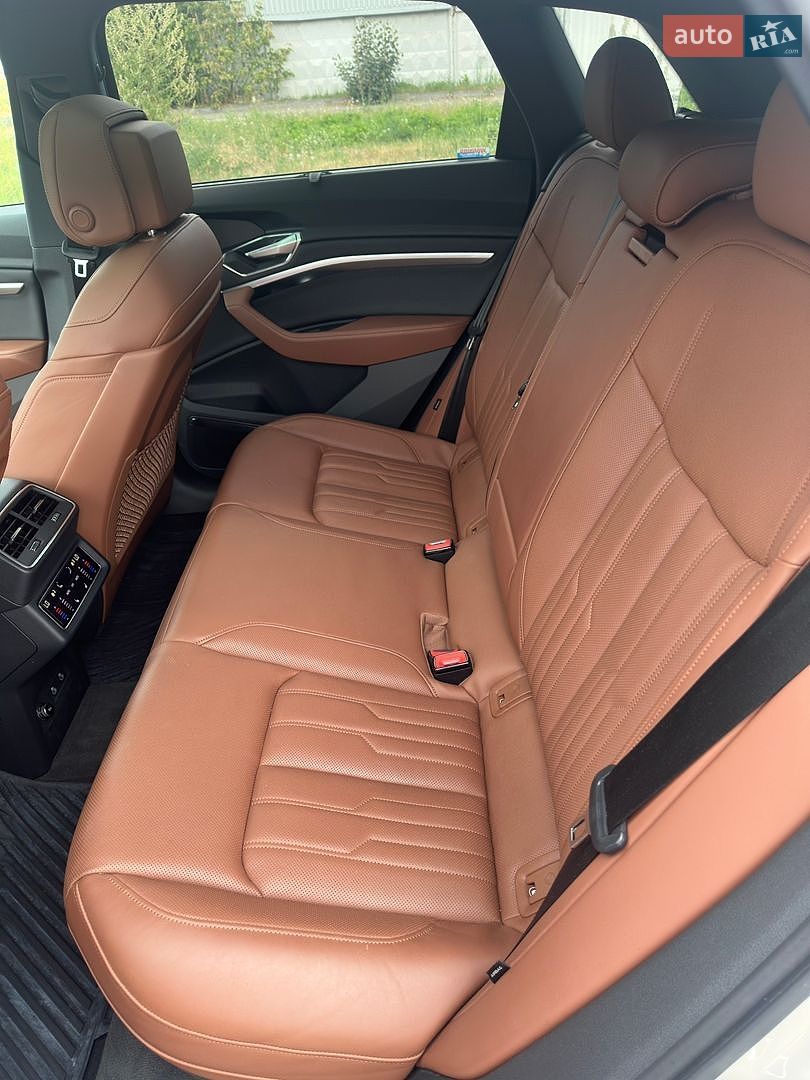 Audi e-tron 2021 VIN WA1VABGE8NB009289 фото оголошення 35 з 73