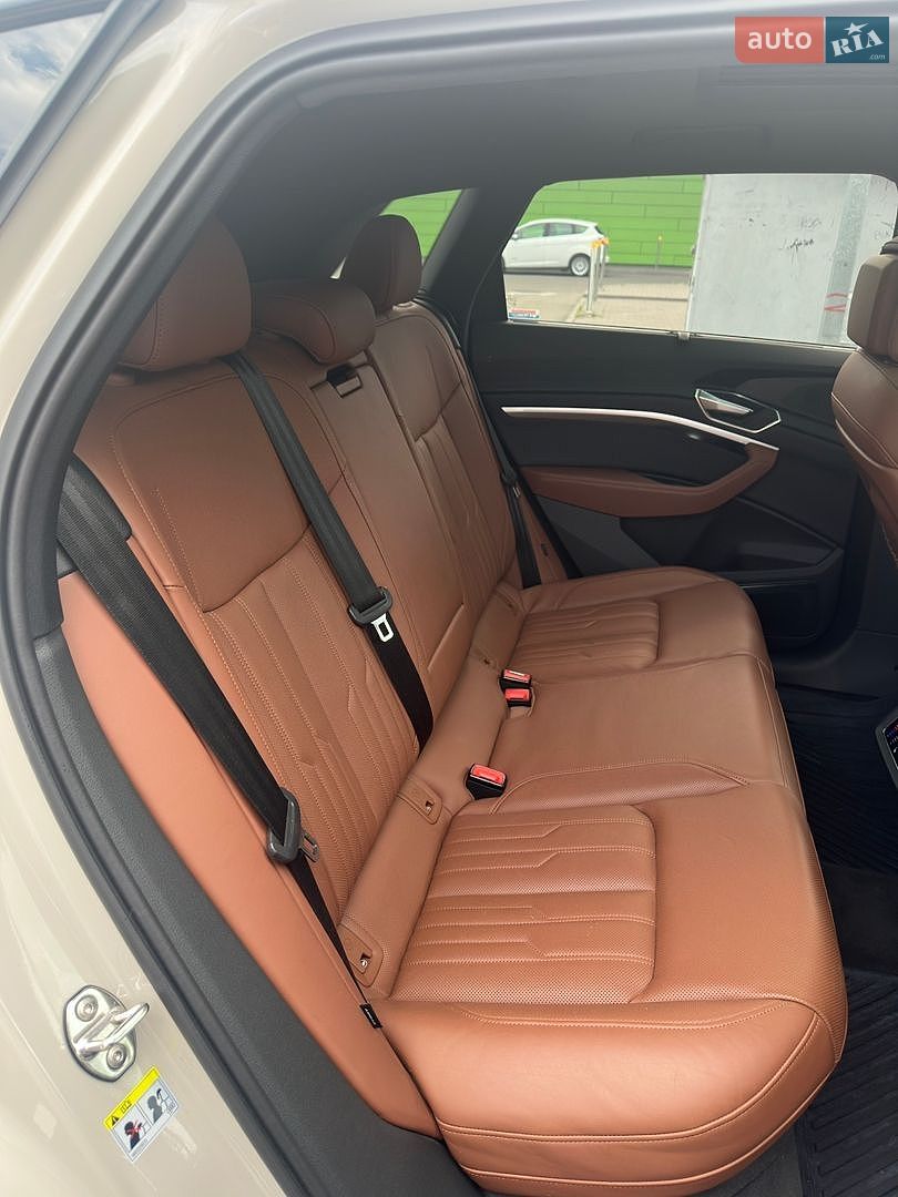 Audi e-tron 2021 VIN WA1VABGE8NB009289 фото оголошення 42 з 73