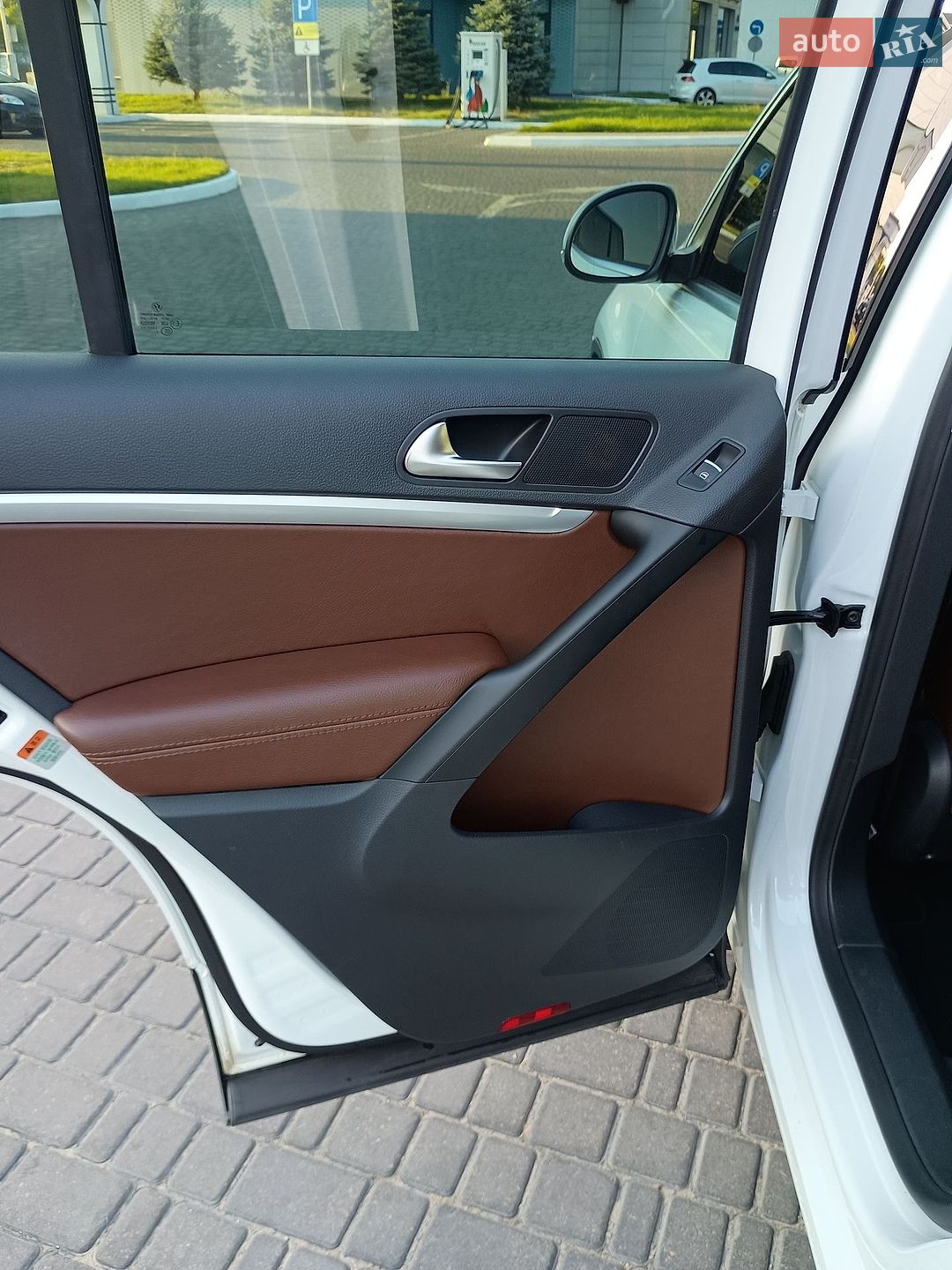 Volkswagen Tiguan 2014 VIN WVGZZZ5NZFW559512 фото оголошення 32 з 43