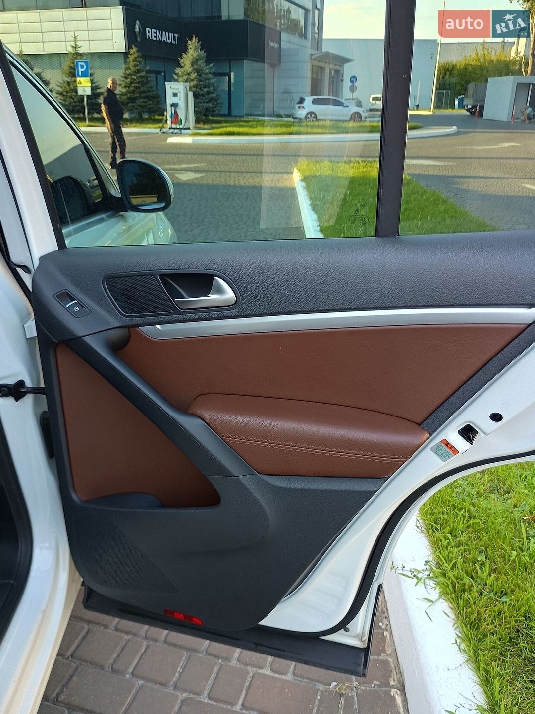 Volkswagen Tiguan 2014 VIN WVGZZZ5NZFW559512 фото оголошення 34 з 43