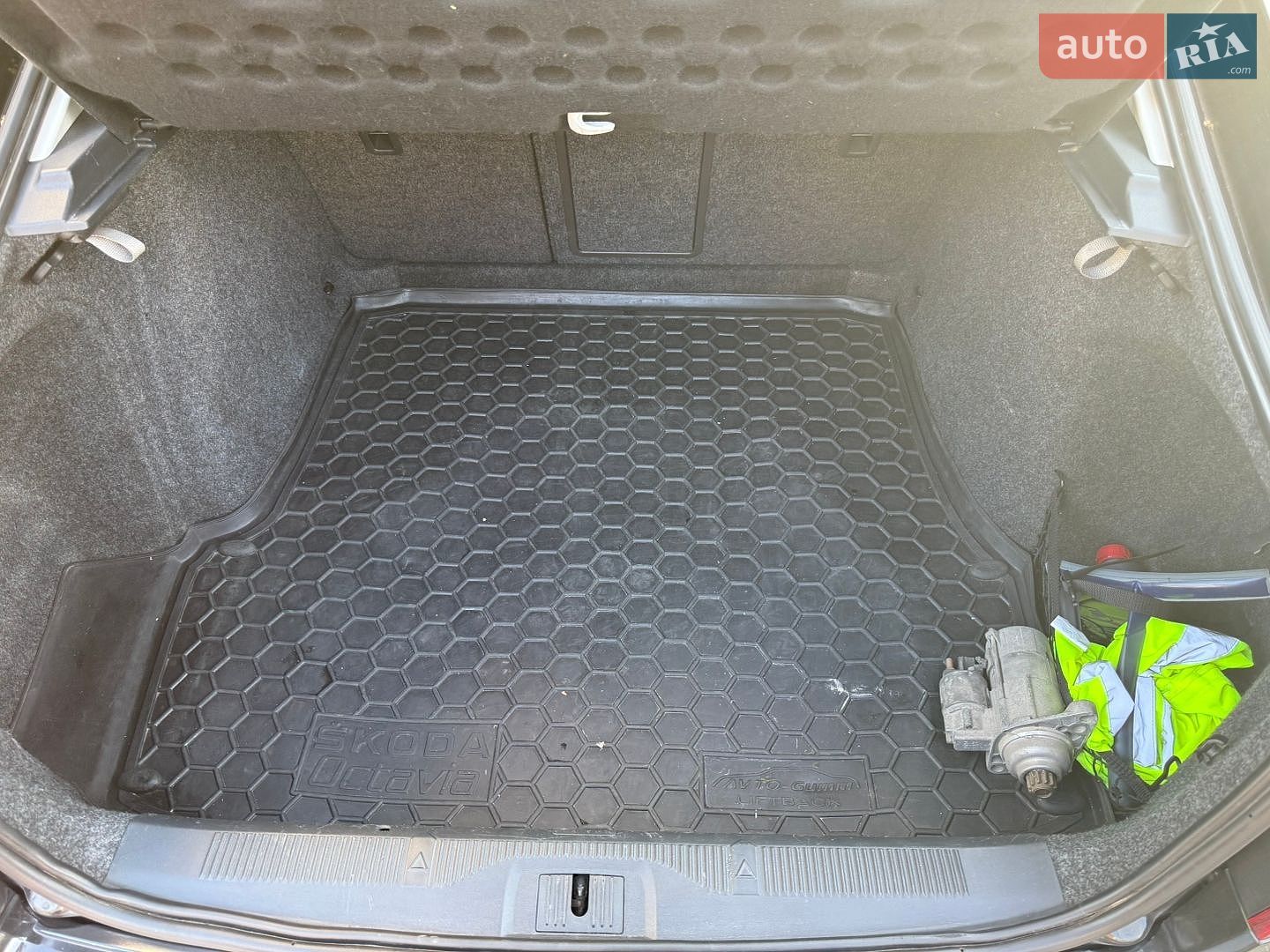 Skoda Octavia 2011 VIN Y6UBS41Z4CB152945 фото оголошення 4 з 18