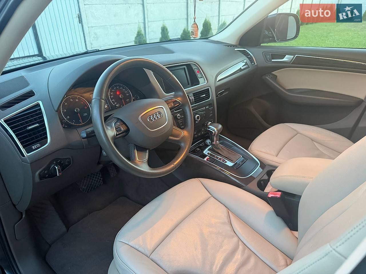 Audi Q5 2014 VIN WA1CFAFP6EA125618 фото оголошення 3 з 32