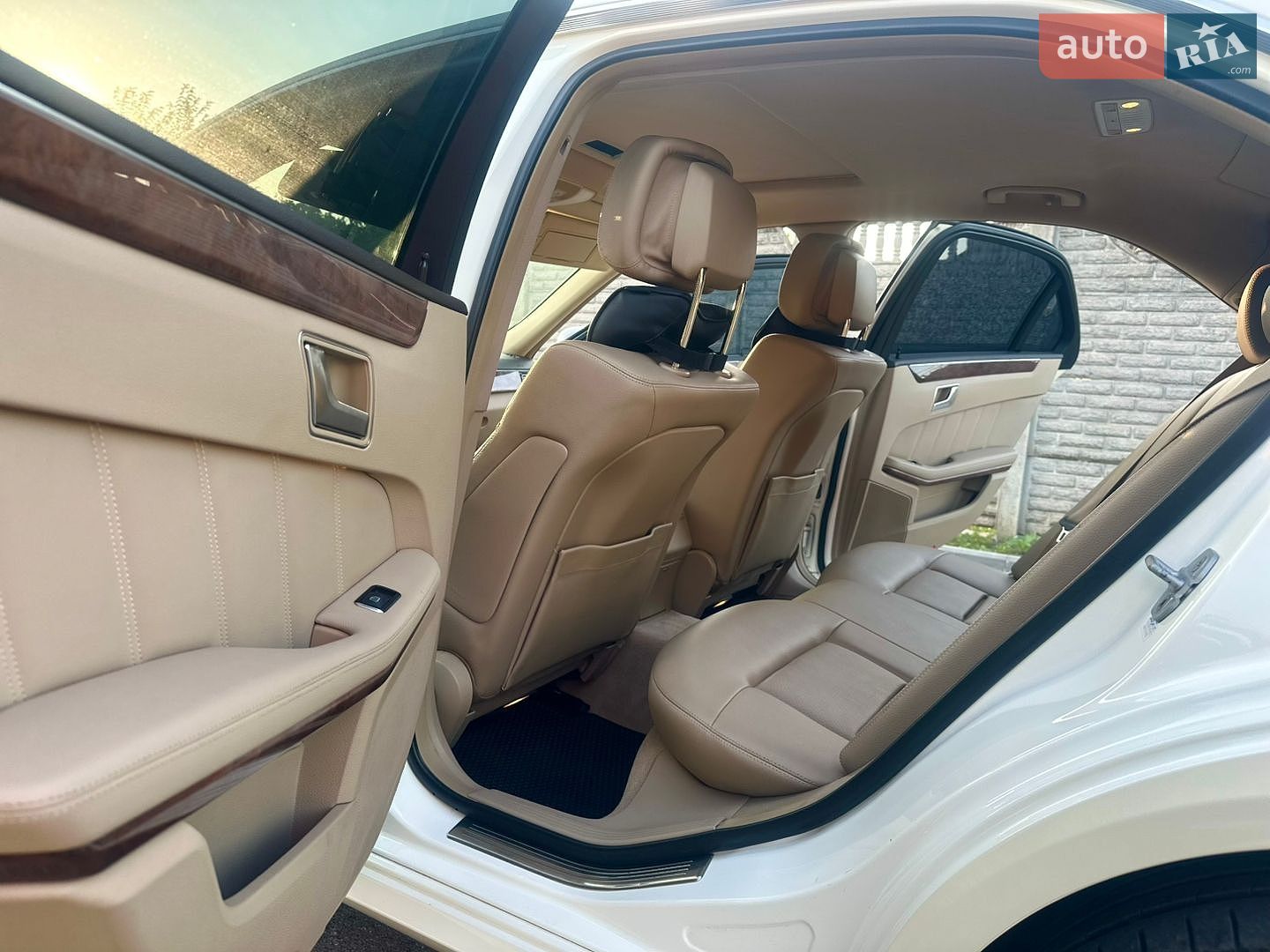 Mercedes-Benz E-Class 2012 VIN WDDHF2EB5DA704191 фото оголошення 23 з 34