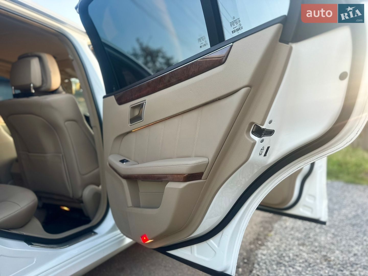 Mercedes-Benz E-Class 2012 VIN WDDHF2EB5DA704191 фото оголошення 24 з 34