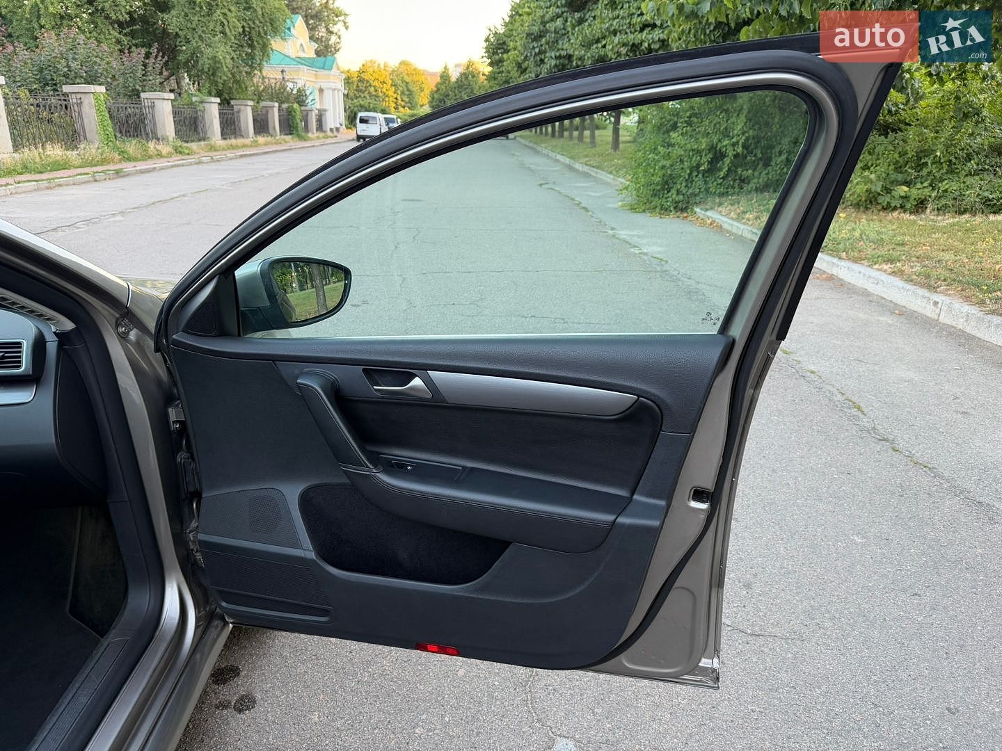 Volkswagen Passat 2011 VIN WVWZZZ3CZCE113654 фото оголошення 11 з 27