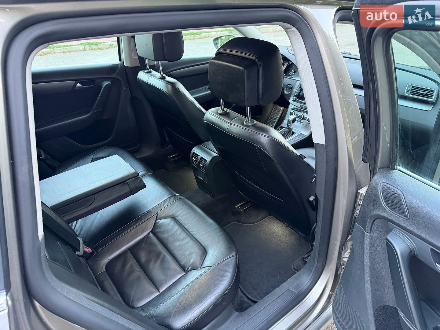 Volkswagen Passat 2011 VIN WVWZZZ3CZCE113654 фото оголошення 12 з 27