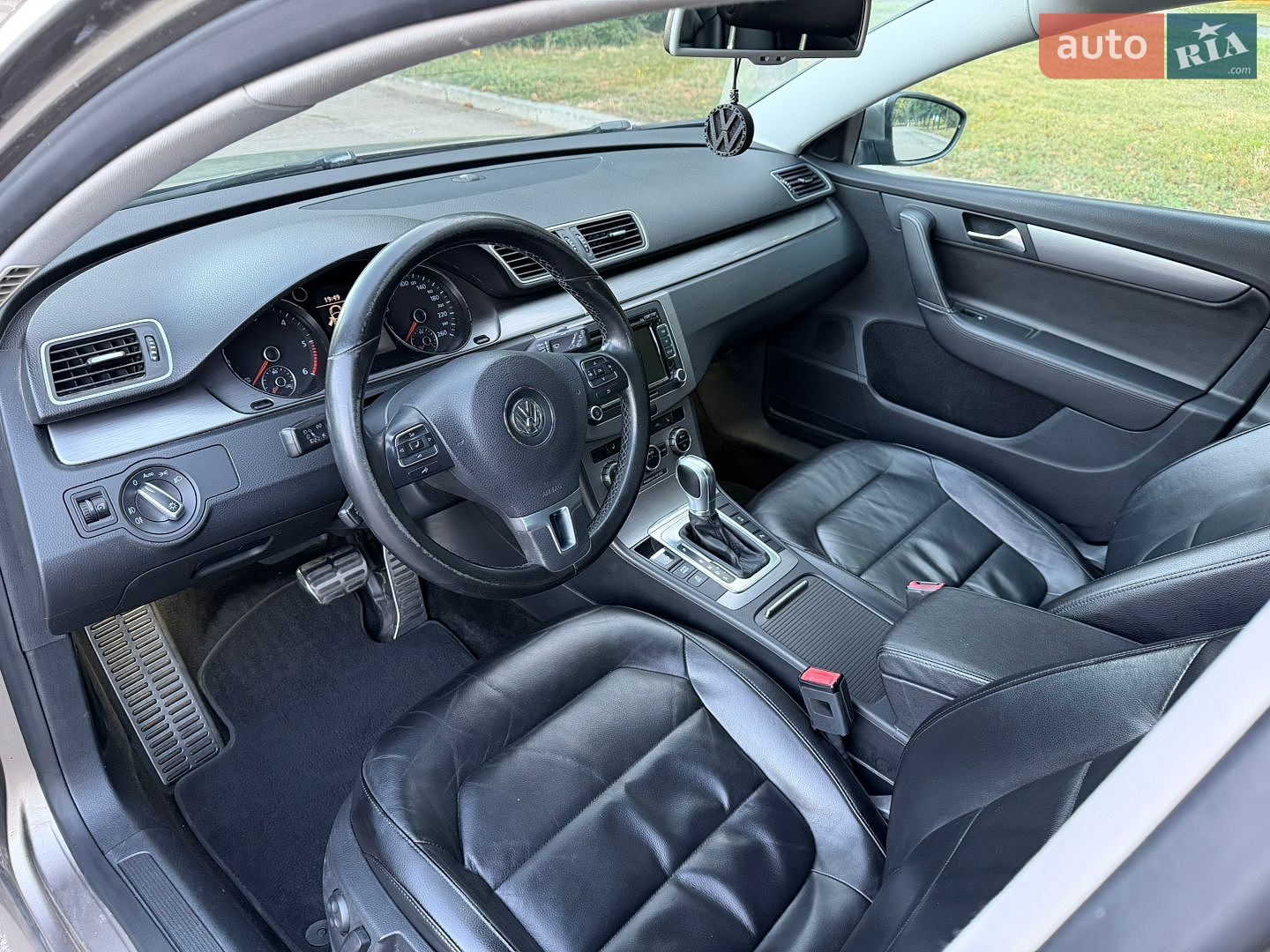 Volkswagen Passat 2011 VIN WVWZZZ3CZCE113654 фото оголошення 17 з 27