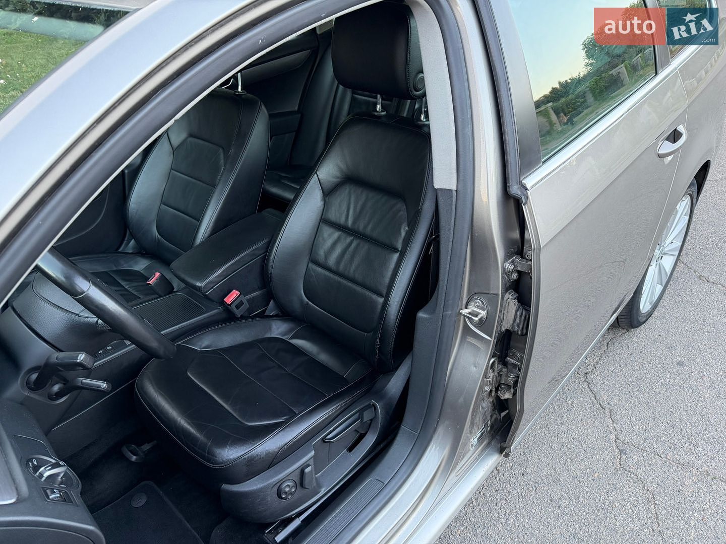 Volkswagen Passat 2011 VIN WVWZZZ3CZCE113654 фото оголошення 18 з 27
