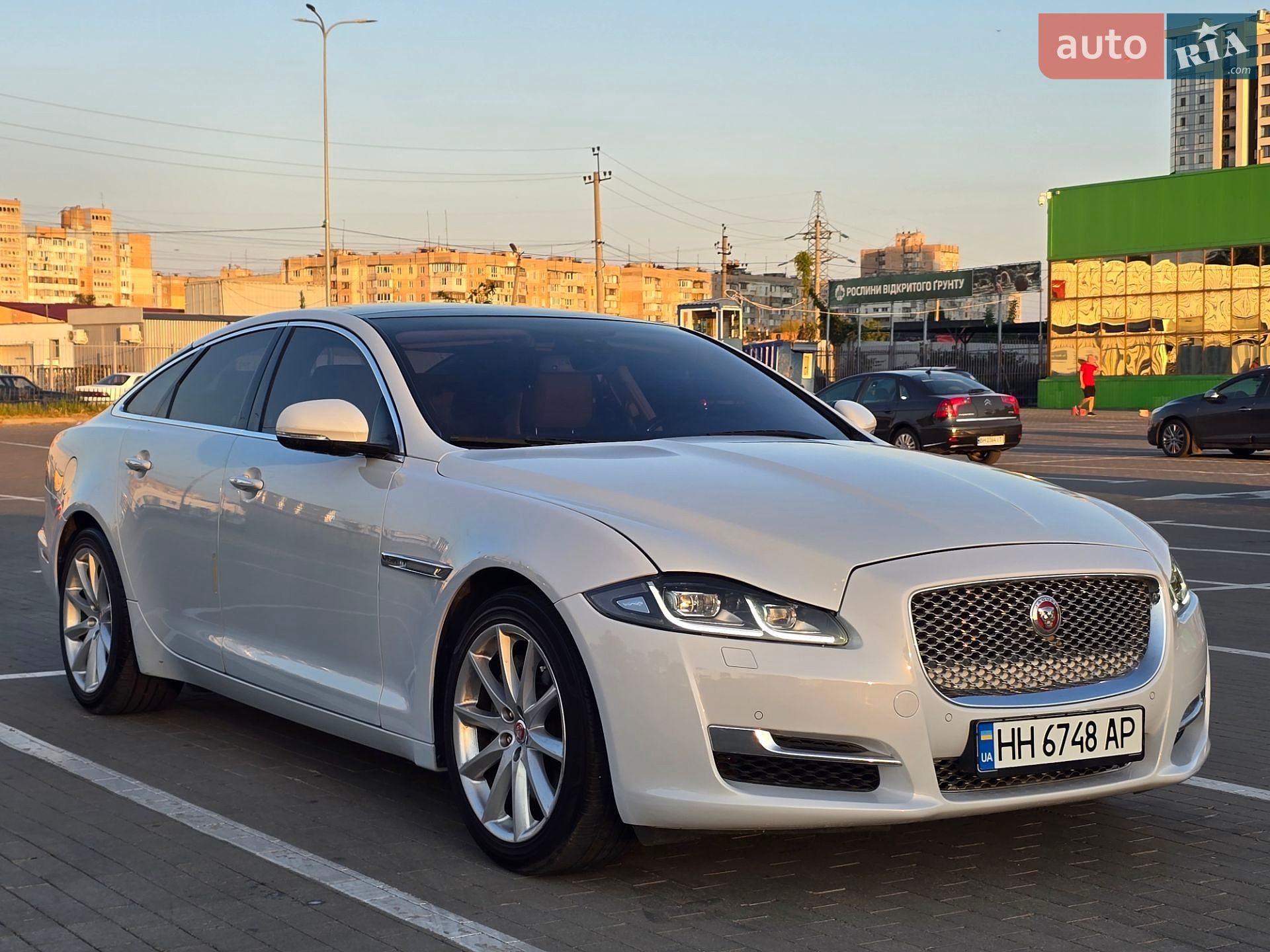 Jaguar XJ 2017 VIN SAJAA1294HNW07392 фото оголошення 5 з 25