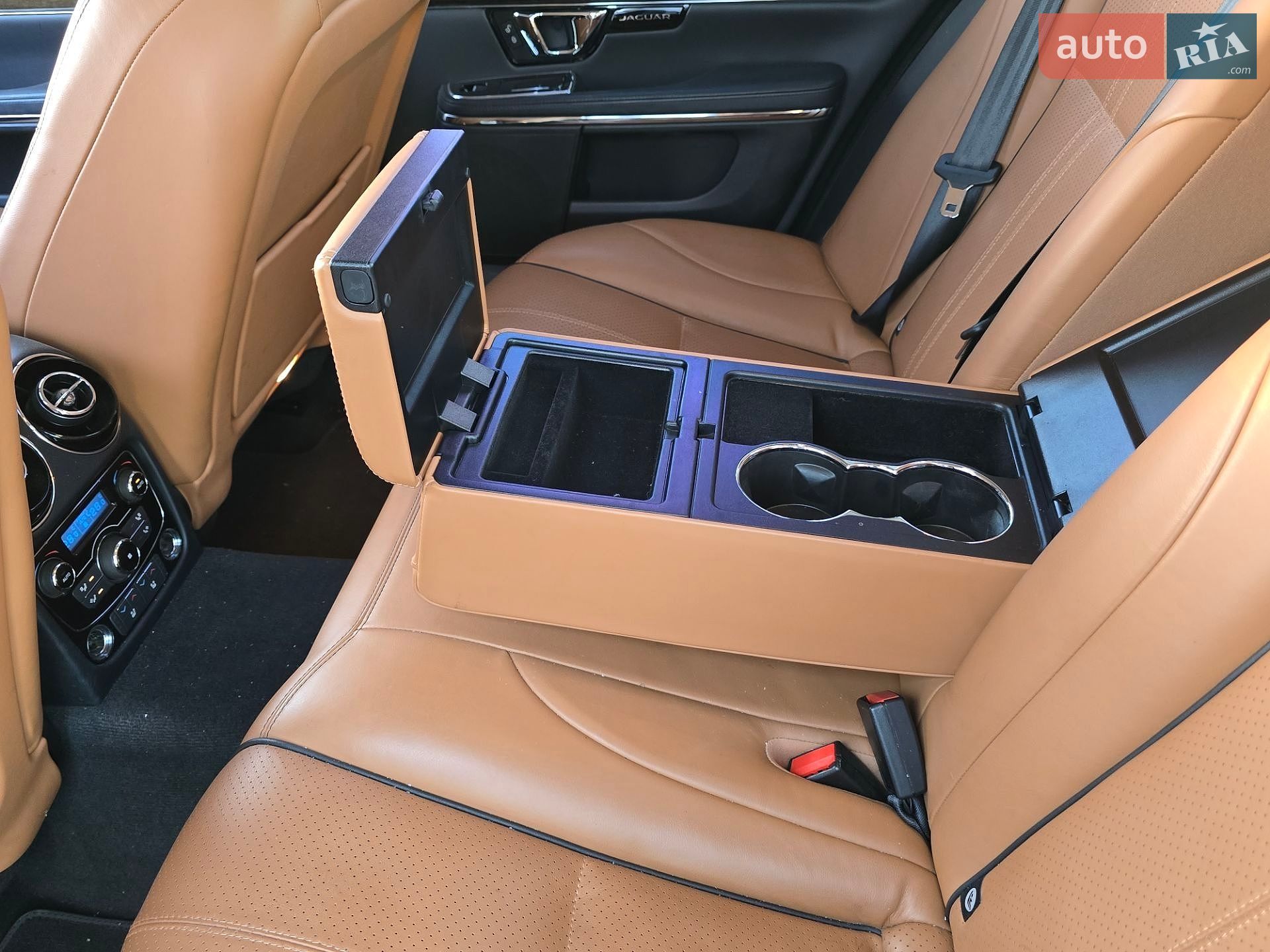 Jaguar XJ 2017 VIN SAJAA1294HNW07392 фото оголошення 13 з 25