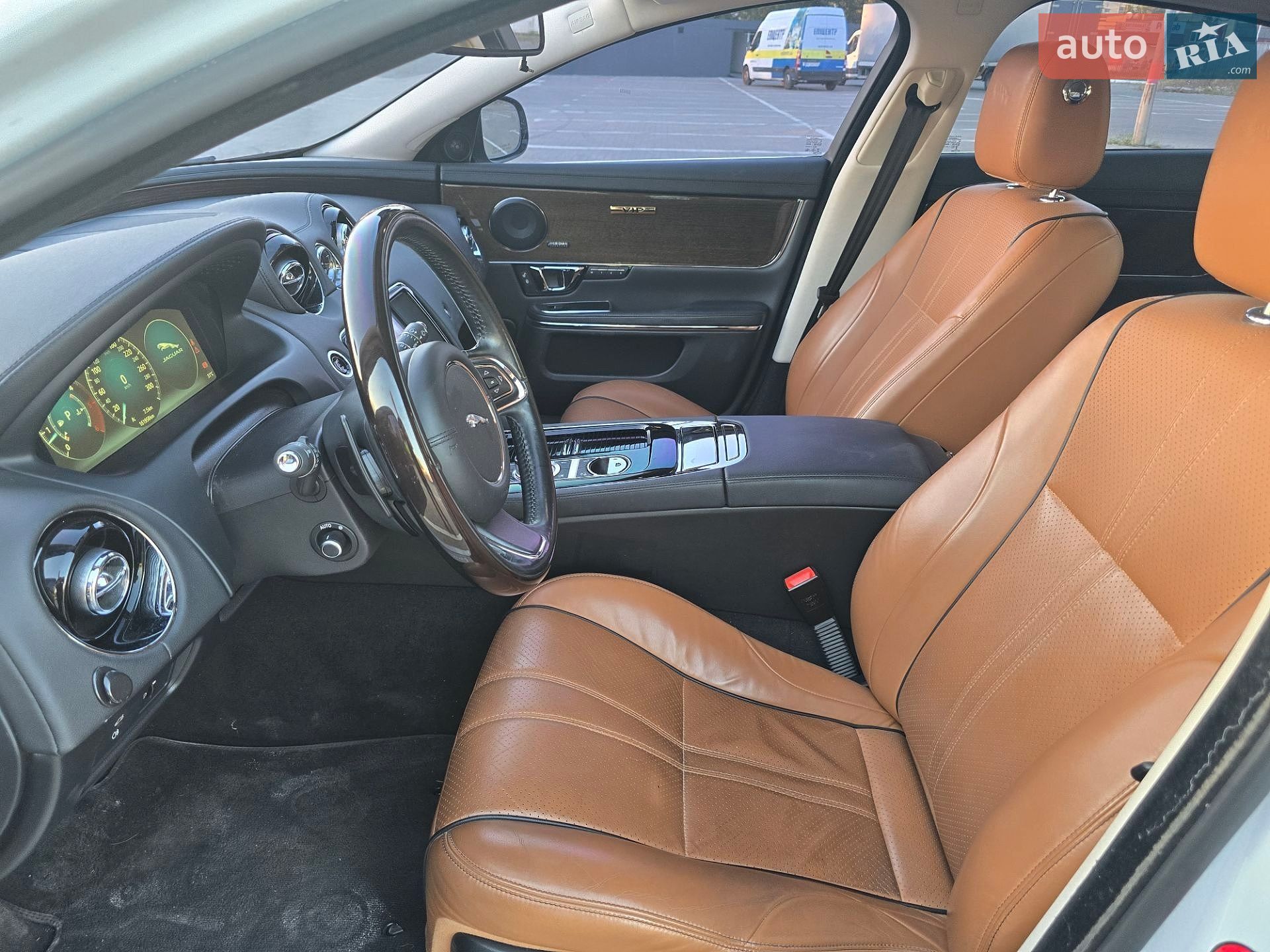 Jaguar XJ 2017 VIN SAJAA1294HNW07392 фото оголошення 24 з 25