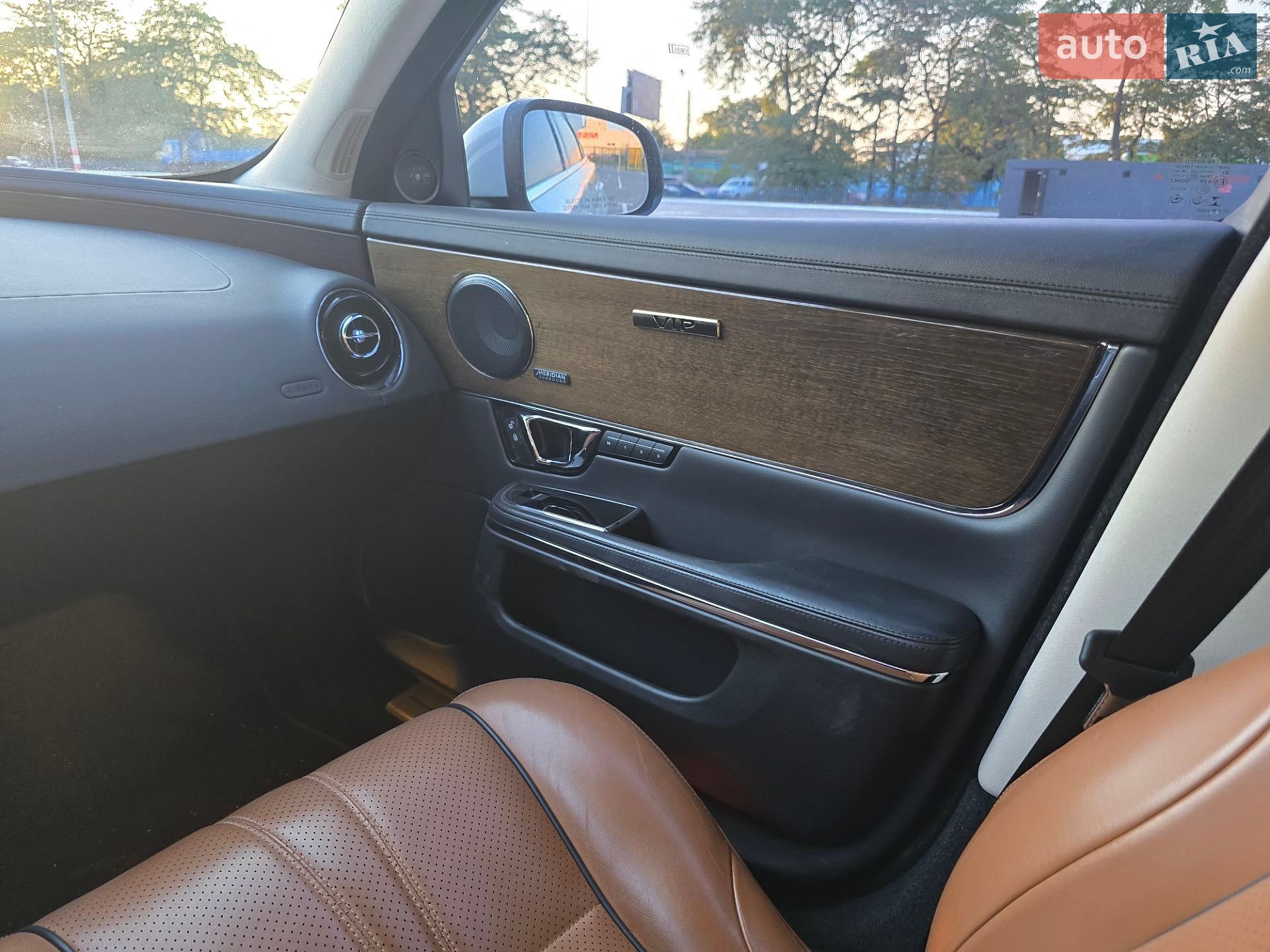 Jaguar XJ 2017 VIN SAJAA1294HNW07392 фото оголошення 25 з 25