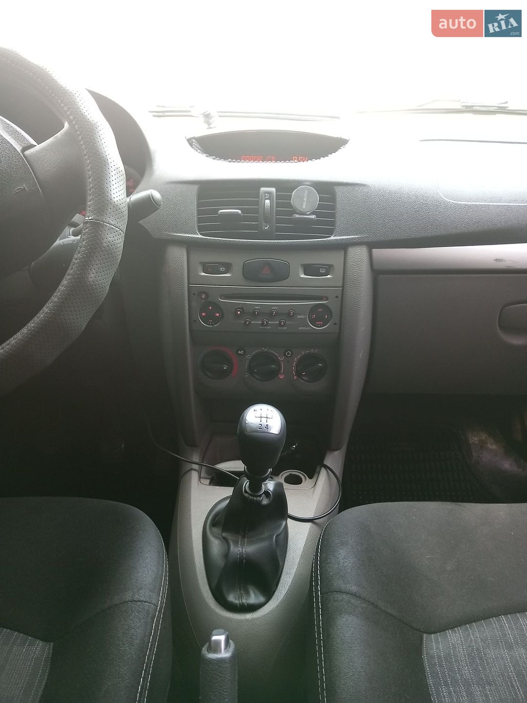 Renault Symbol 2011 VIN VF1LBNP0546017823 фото оголошення 10 з 19
