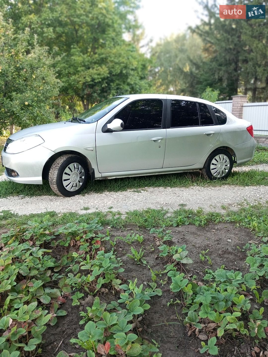 Renault Symbol 2011 VIN VF1LBNP0546017823 фото оголошення 4 з 19