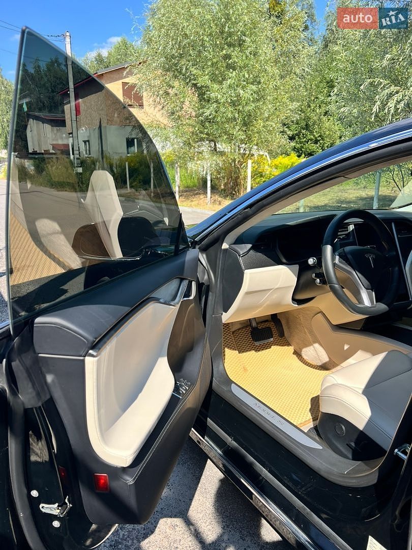 Tesla Model S 2018 VIN 5YJSA1E23JF265908 фото оголошення 14 з 32