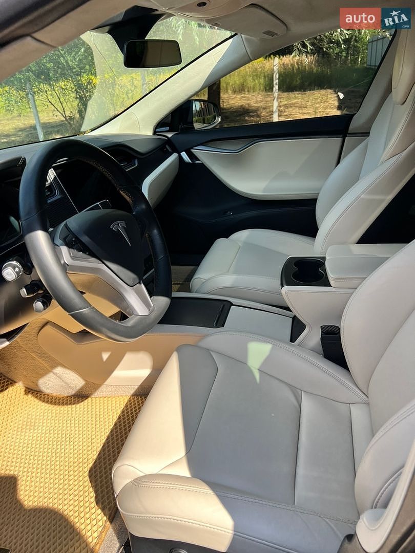 Tesla Model S 2018 VIN 5YJSA1E23JF265908 фото оголошення 17 з 32