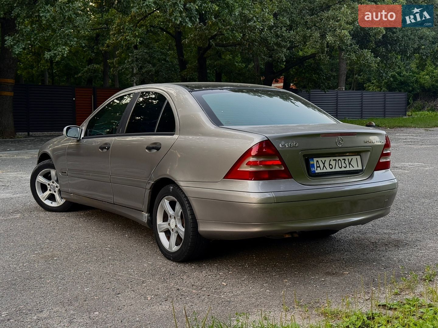 Mercedes-Benz C-Class 2005 VIN WDB2030461A825742 фото оголошення 3 з 11
