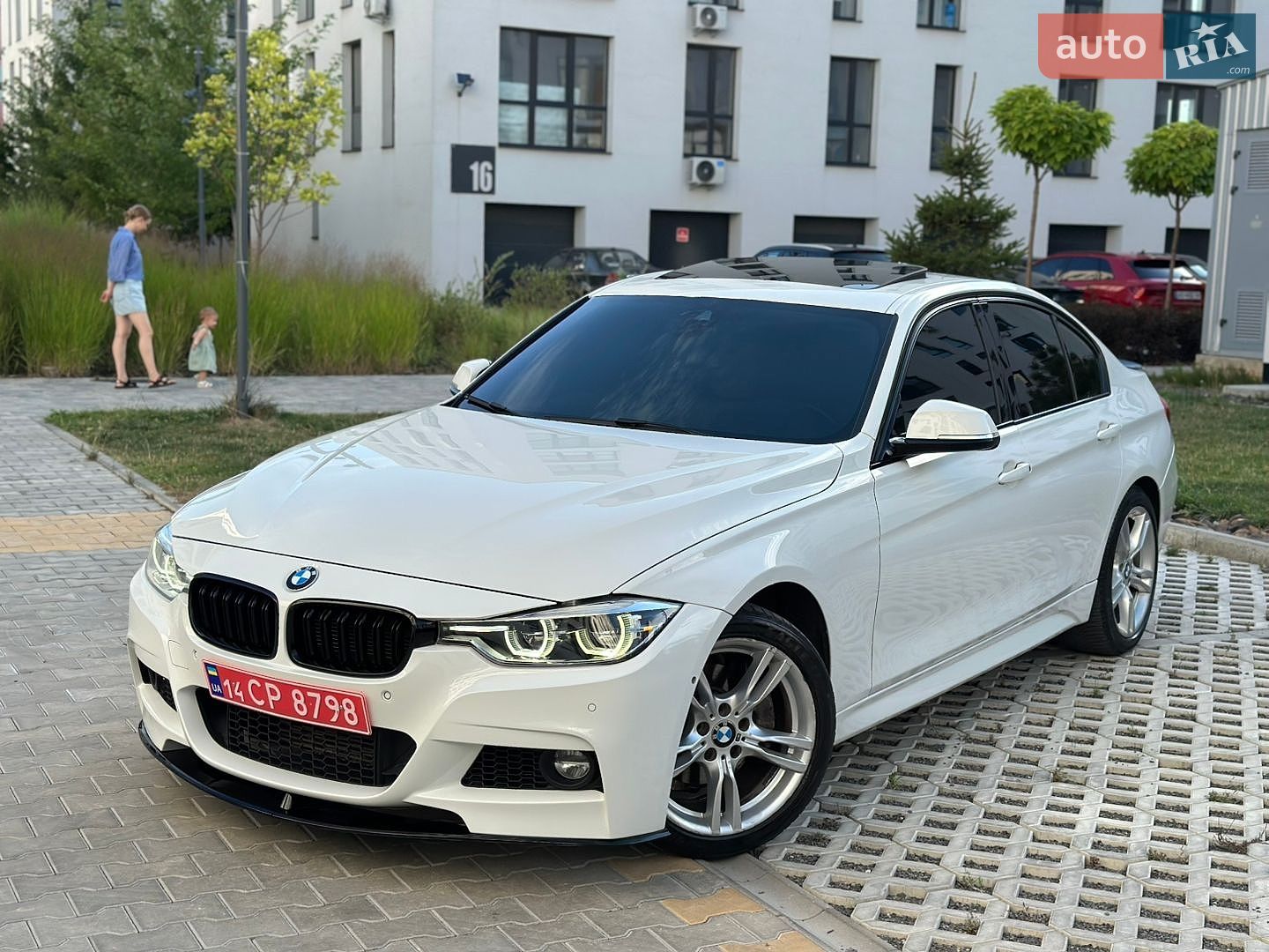BMW 3 Series 2016 VIN WBA8E3C5XGK501888 фото оголошення 3 з 39