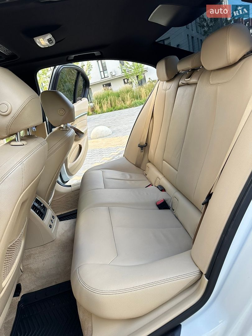 BMW 3 Series 2016 VIN WBA8E3C5XGK501888 фото оголошення 23 з 39