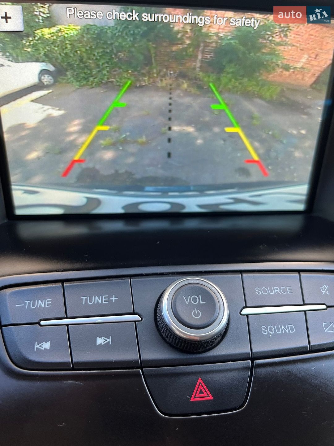 Ford Escape 2018 VIN 1FMCU0GD1KUA06357 фото оголошення 2 з 15