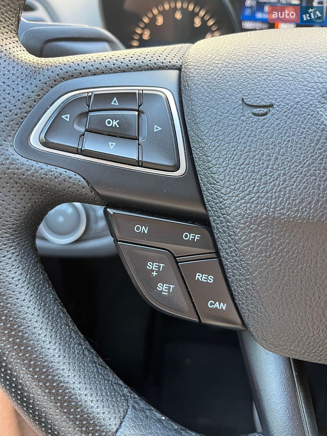 Ford Escape 2018 VIN 1FMCU0GD1KUA06357 фото оголошення 3 з 15