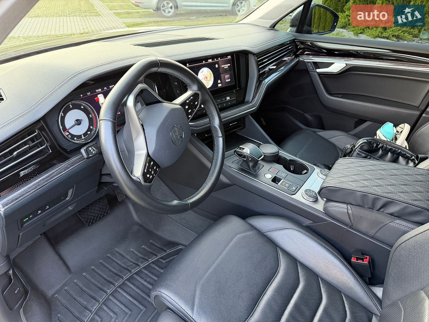 Volkswagen Touareg 2021 VIN WVGZZZCRZND010028 фото оголошення 11 з 27