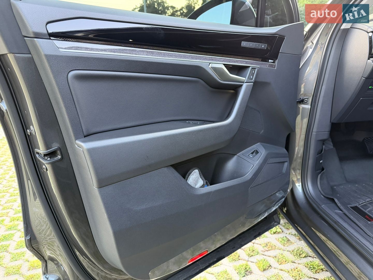 Volkswagen Touareg 2021 VIN WVGZZZCRZND010028 фото оголошення 10 з 27