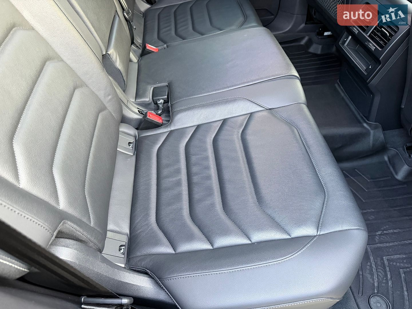 Volkswagen Touareg 2021 VIN WVGZZZCRZND010028 фото оголошення 17 з 27