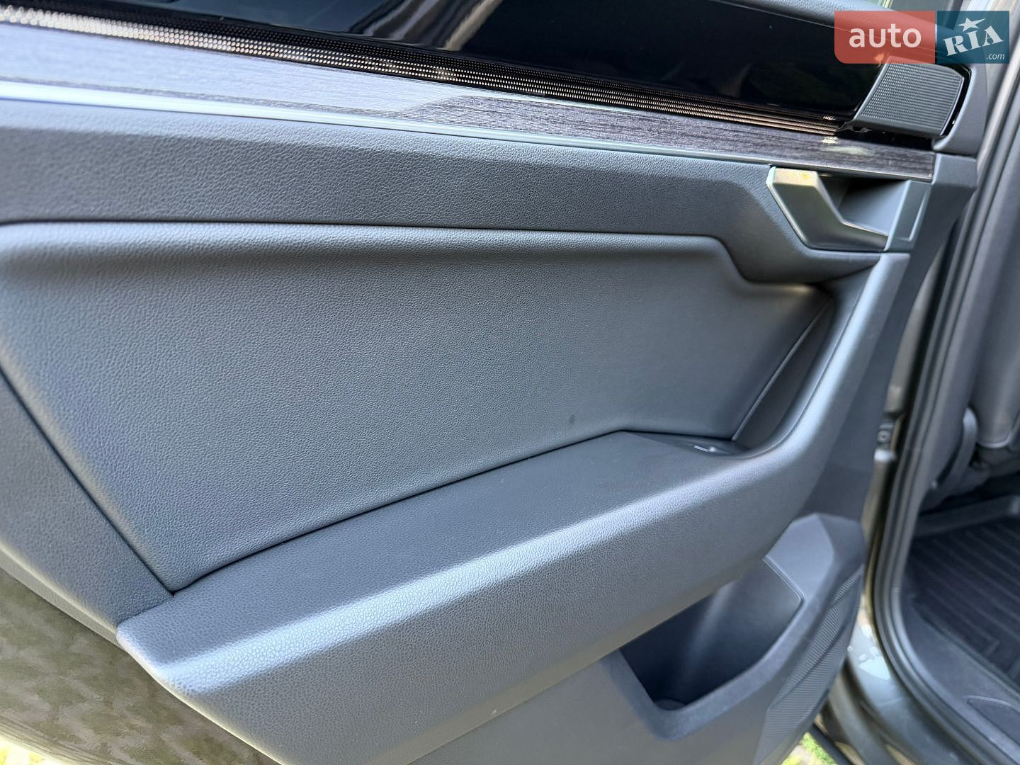 Volkswagen Touareg 2021 VIN WVGZZZCRZND010028 фото оголошення 16 з 27