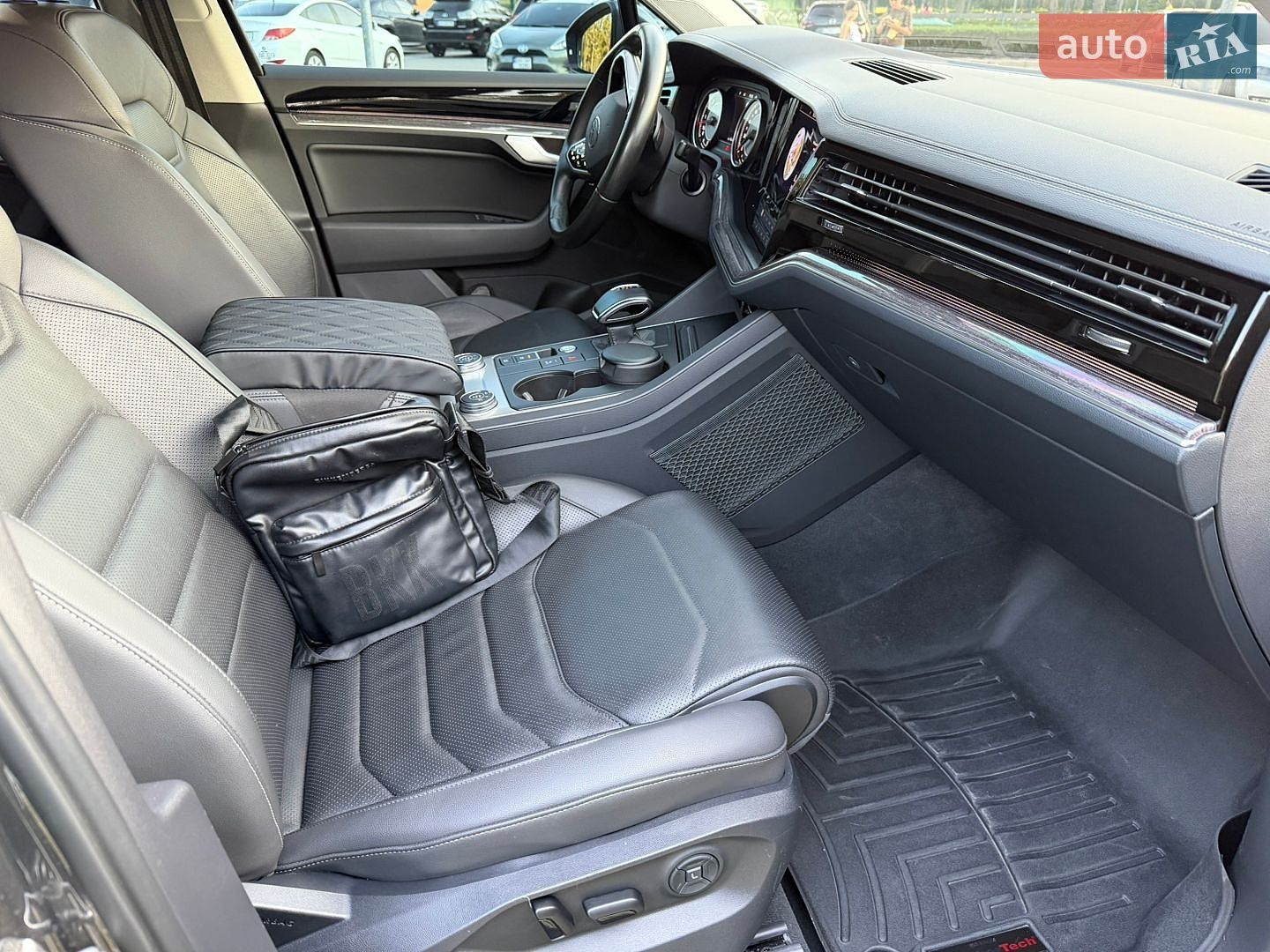Volkswagen Touareg 2021 VIN WVGZZZCRZND010028 фото оголошення 19 з 27