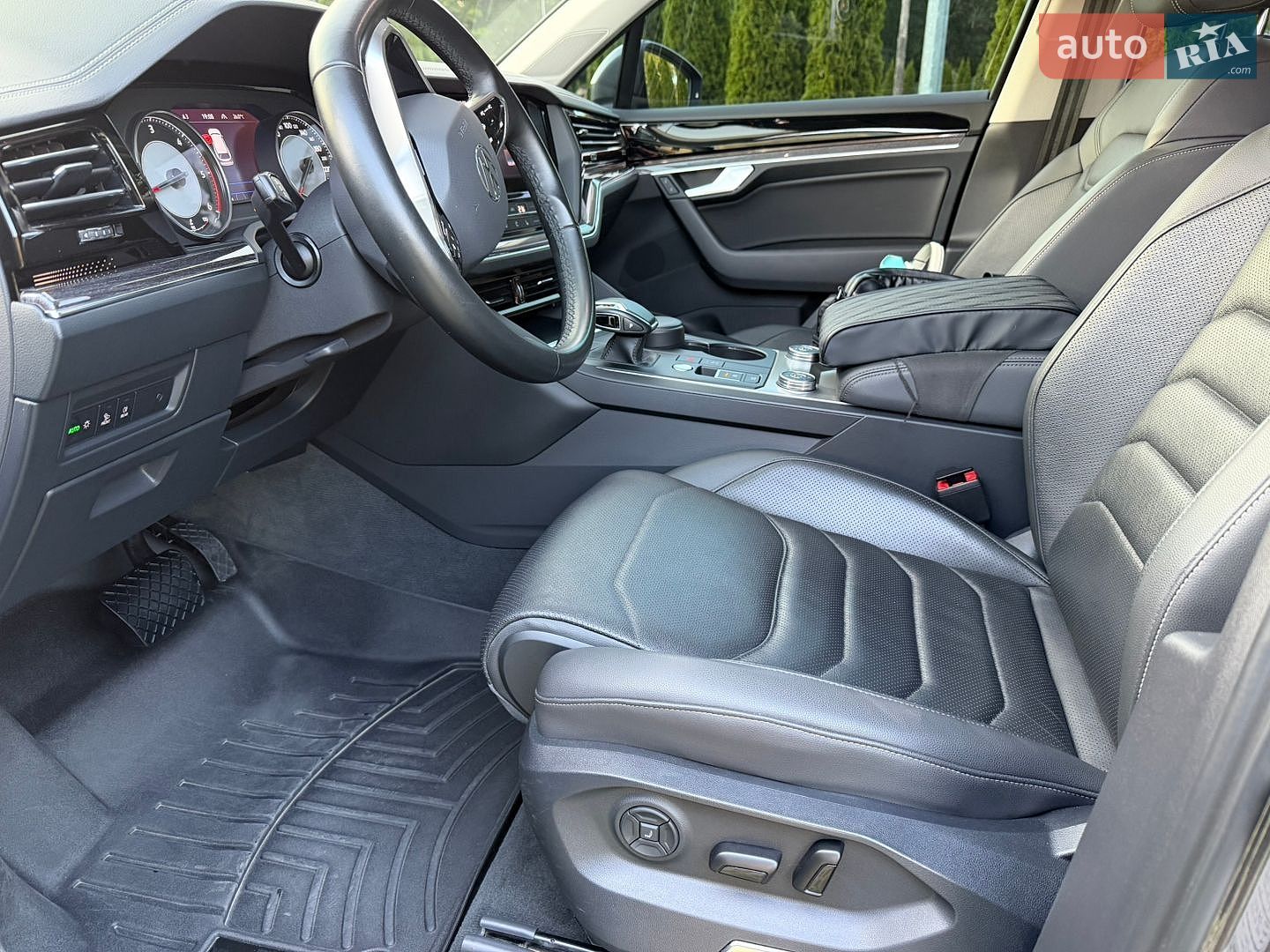 Volkswagen Touareg 2021 VIN WVGZZZCRZND010028 фото оголошення 12 з 27