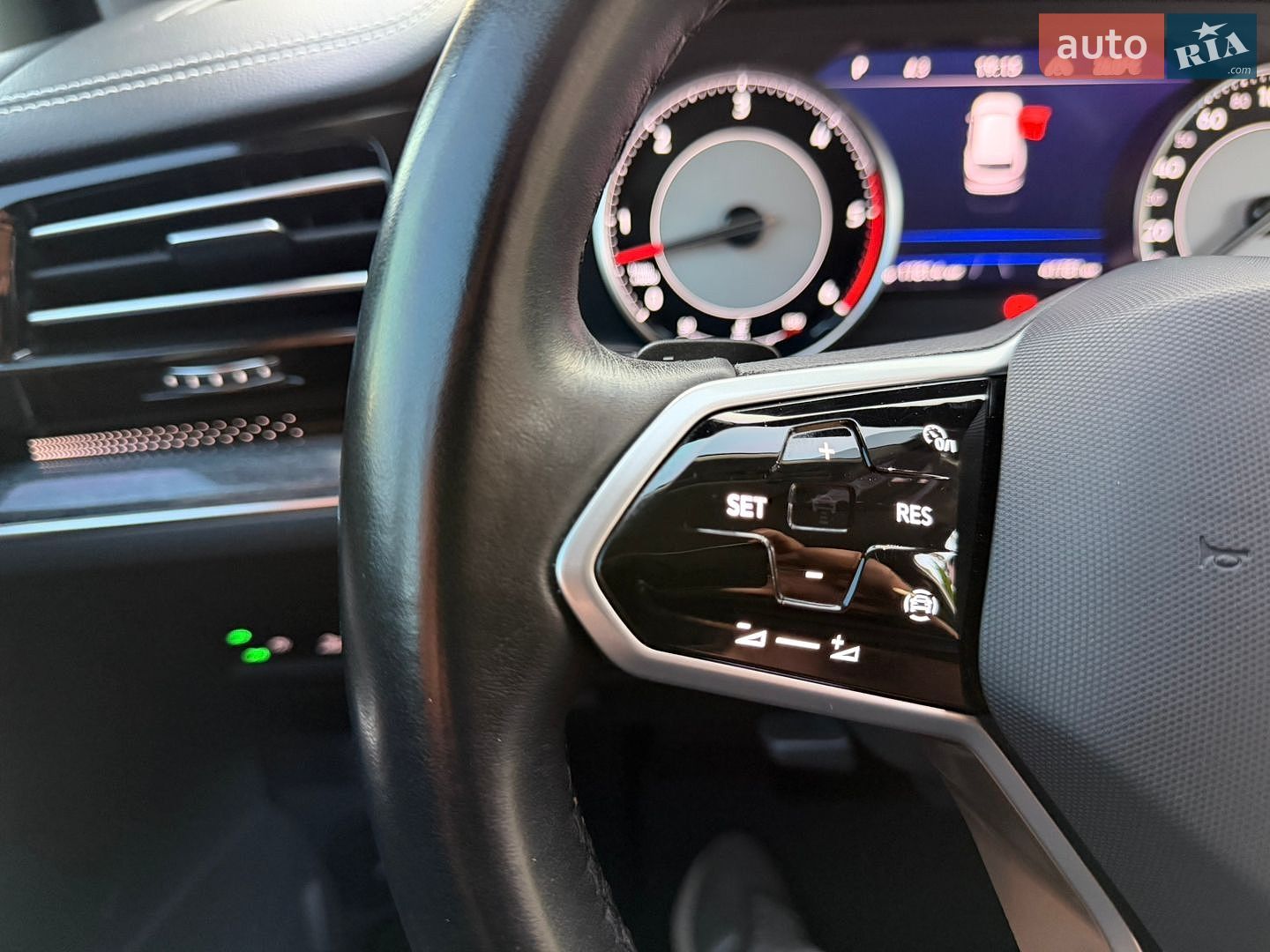 Volkswagen Touareg 2021 VIN WVGZZZCRZND010028 фото оголошення 23 з 27
