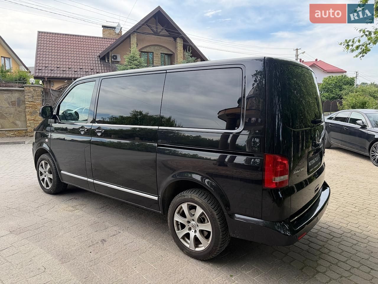 Volkswagen Multivan 2010 VIN WV2ZZZ7H2BH056275 фото оголошення 2 з 19