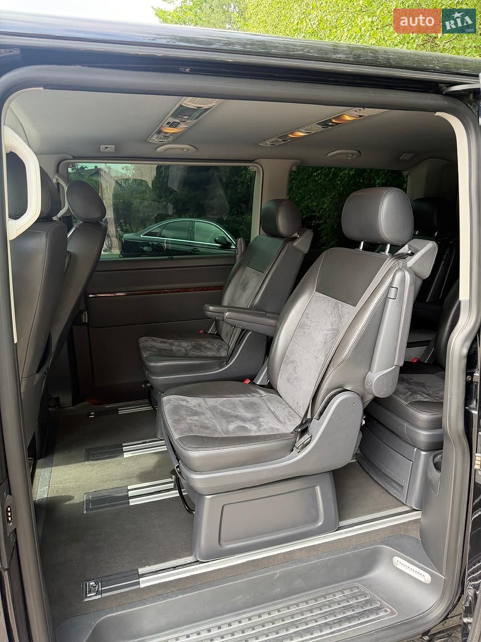 Volkswagen Multivan 2010 VIN WV2ZZZ7H2BH056275 фото оголошення 5 з 19