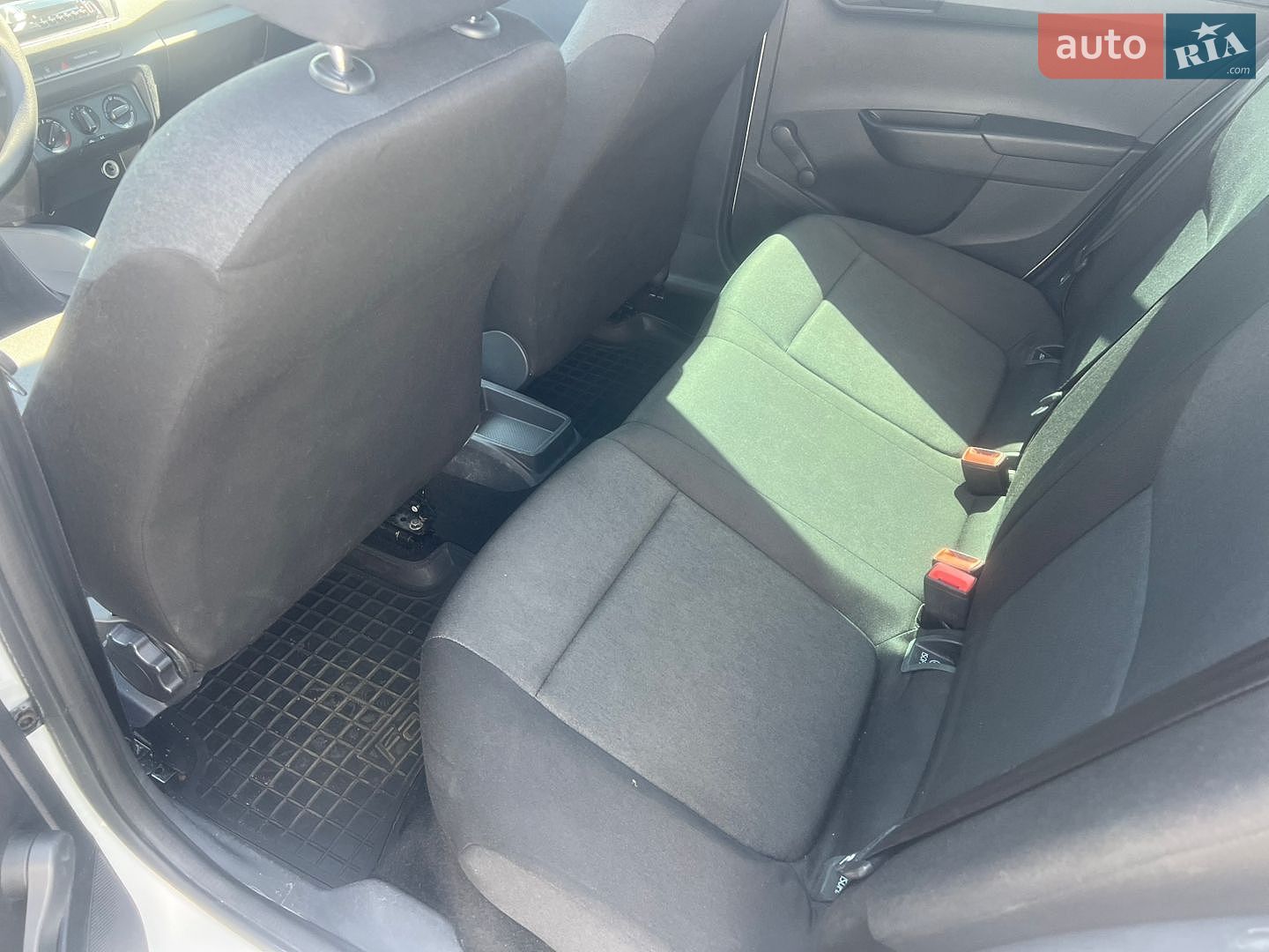Skoda Fabia 2016 VIN TMBEB2NJ0HB500592 фото оголошення 11 з 22