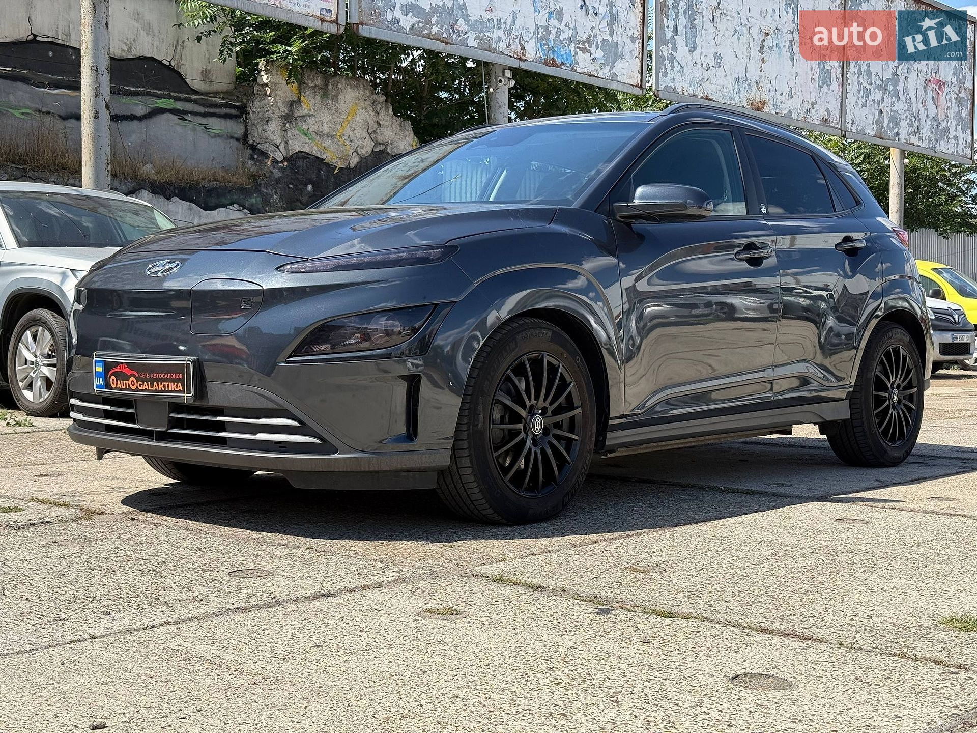 Hyundai Kona Electric 2022 VIN TMAK281HFNJ052338 фото оголошення 2 з 46
