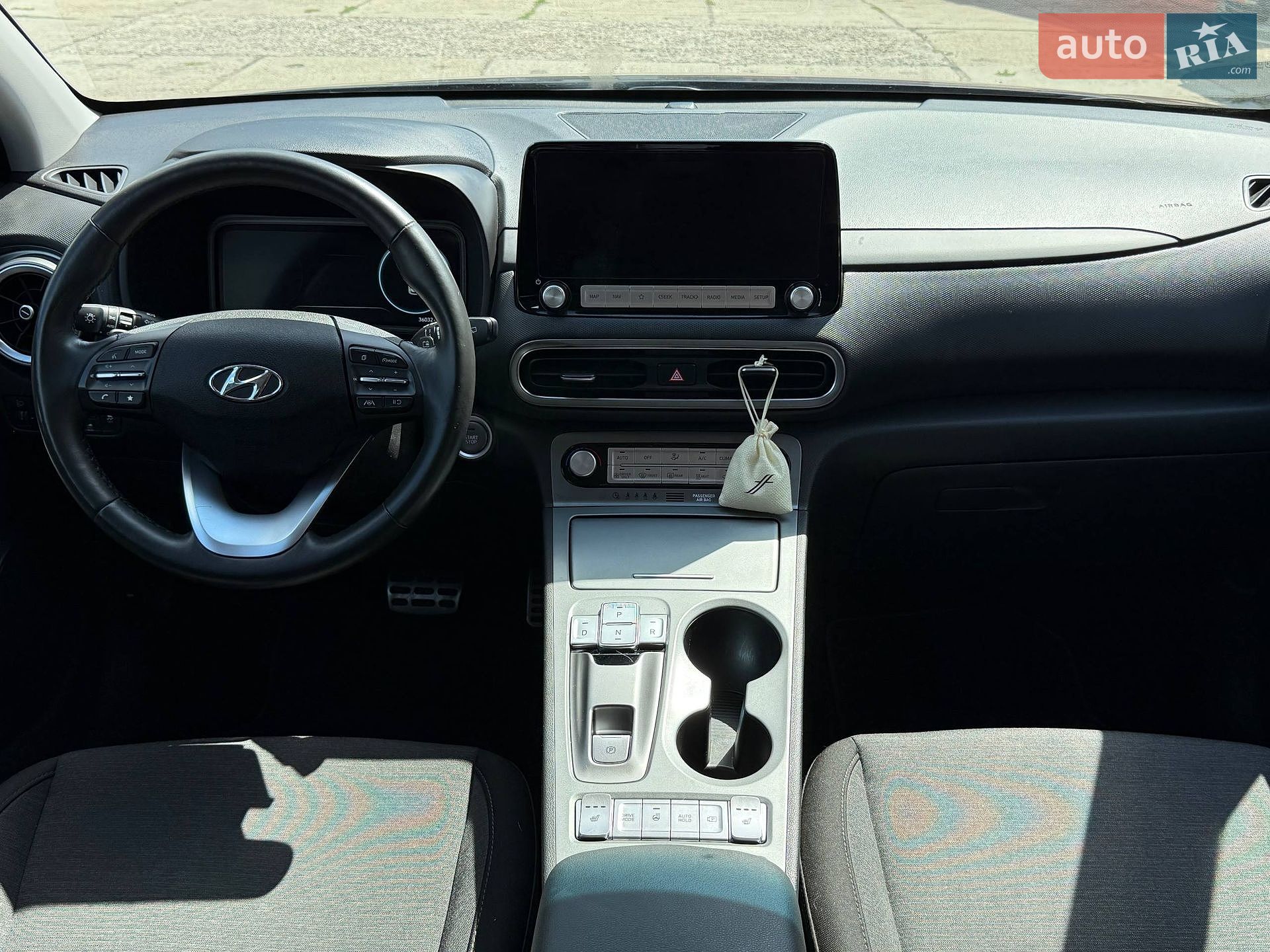 Hyundai Kona Electric 2022 VIN TMAK281HFNJ052338 фото оголошення 11 з 46