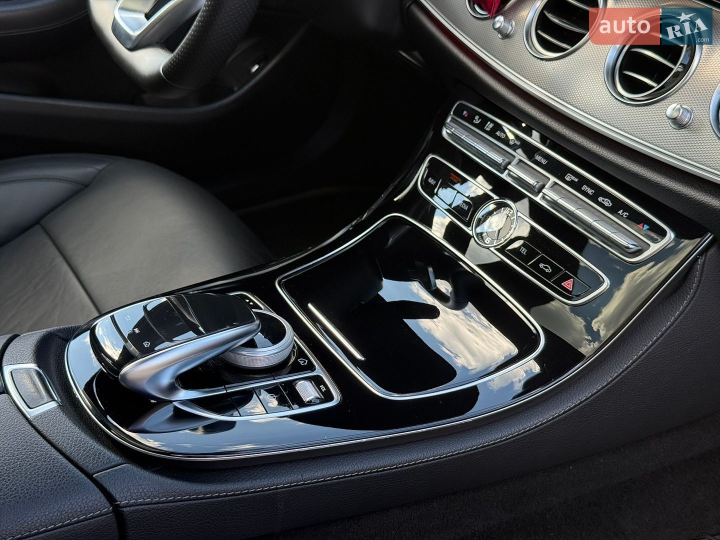 Mercedes-Benz E-Class 2017 VIN WDD2130041A241495 фото оголошення 52 з 62