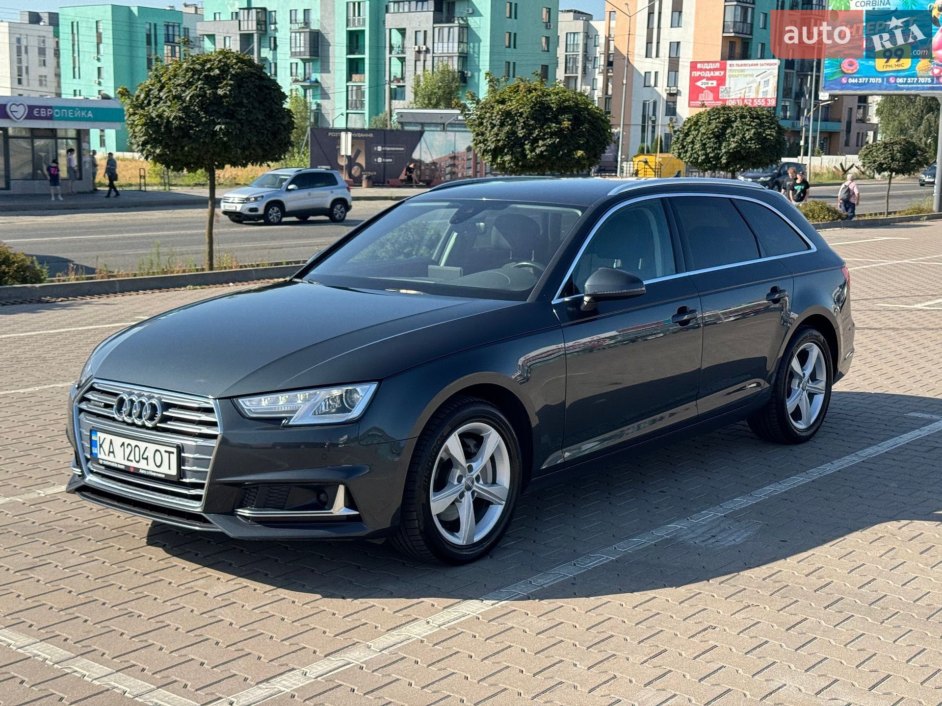 Audi A4 2019 VIN WAUZZZF47KA079169 фото оголошення 12 з 38