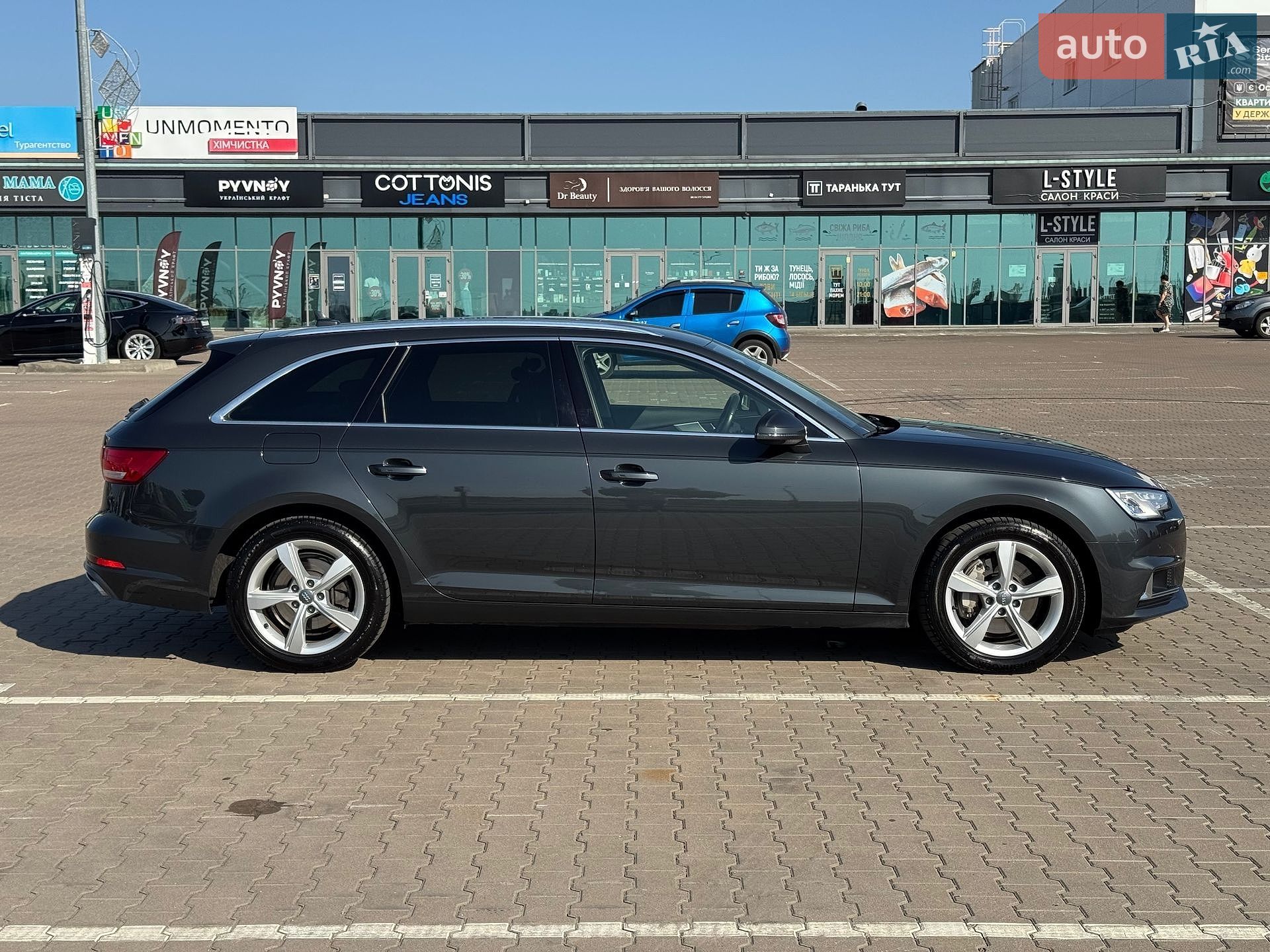 Audi A4 2019 VIN WAUZZZF47KA079169 фото оголошення 15 з 38
