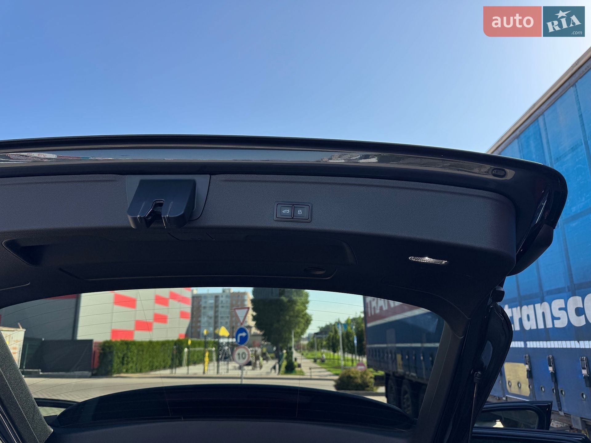 Audi A4 2019 VIN WAUZZZF47KA079169 фото оголошення 32 з 38