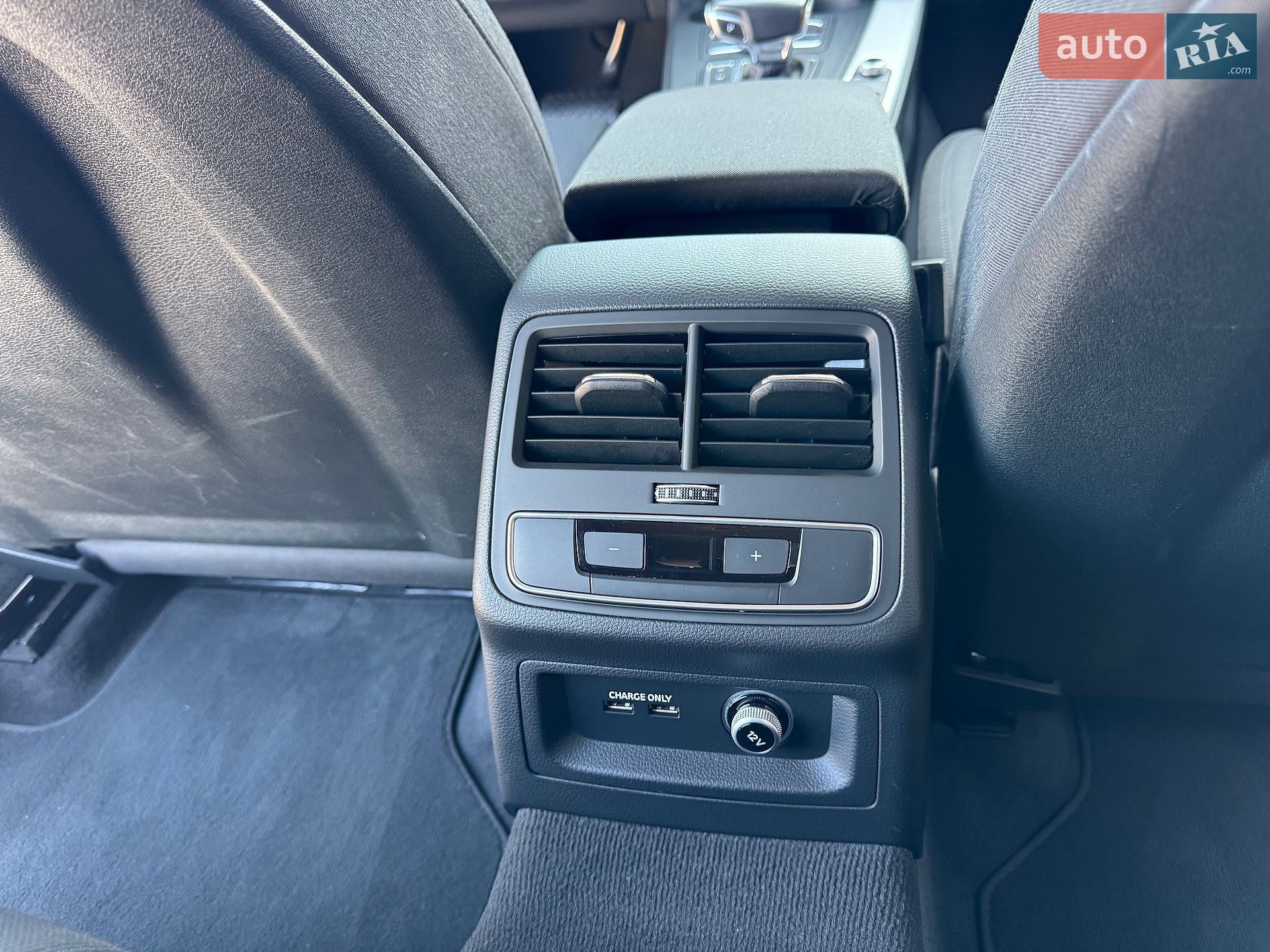 Audi A4 2019 VIN WAUZZZF47KA079169 фото оголошення 34 з 38