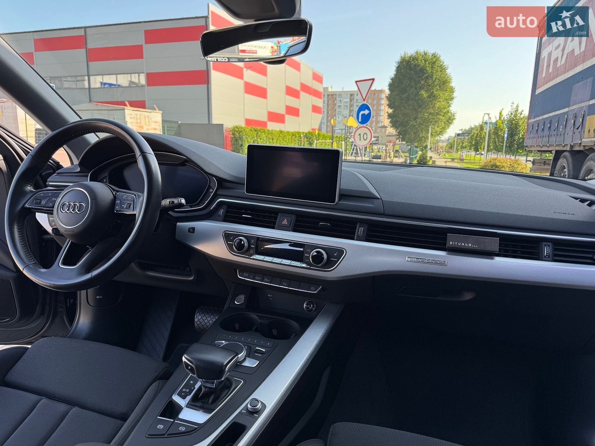 Audi A4 2019 VIN WAUZZZF47KA079169 фото оголошення 36 з 38