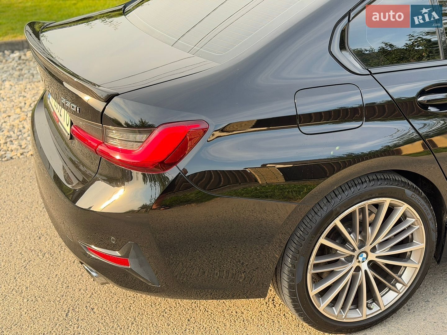BMW 3 Series 2019 VIN WBA5R7C03LFH52597 фото оголошення 10 з 19